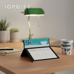 Kalender meja penuh warna