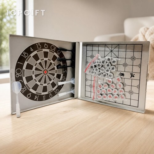 Flying dart catur set dalam kotak besi