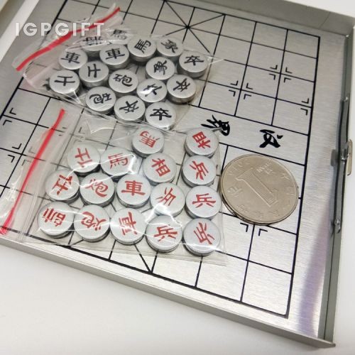 Flying dart catur set dalam kotak besi