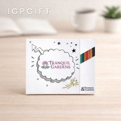 Buku mewarnai inspiratif dan set pensil warna