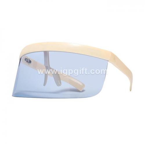 One-piece sunscreen mask with sunglasses